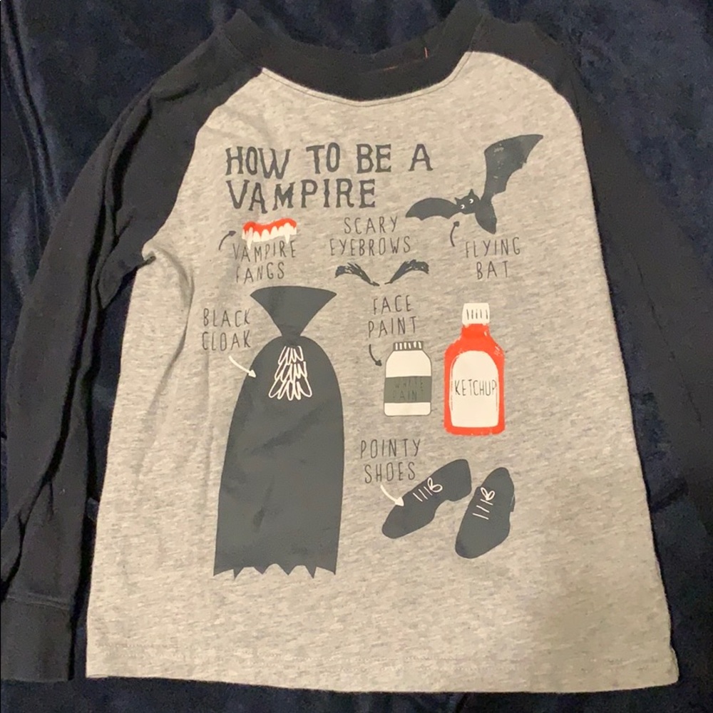 Carter’s vampire Halloween shirt 4t